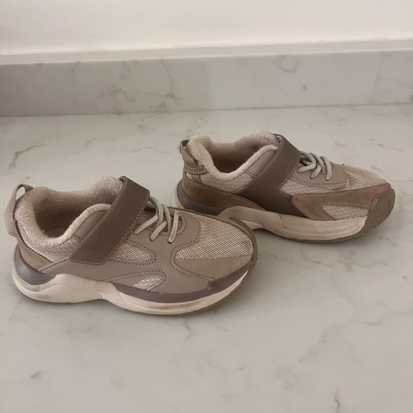 Zara Baby Leather Sneakers - Picture 1 of 10